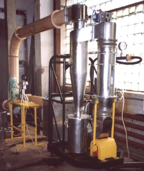 Малая универсальная сушильная установка для жидких продуктов с  виброаэрокипящим слоем гранул инертного материала марки ВОДОПАД СВКИ-0,049 производительностью 10 кг/ч по испаренной влаге